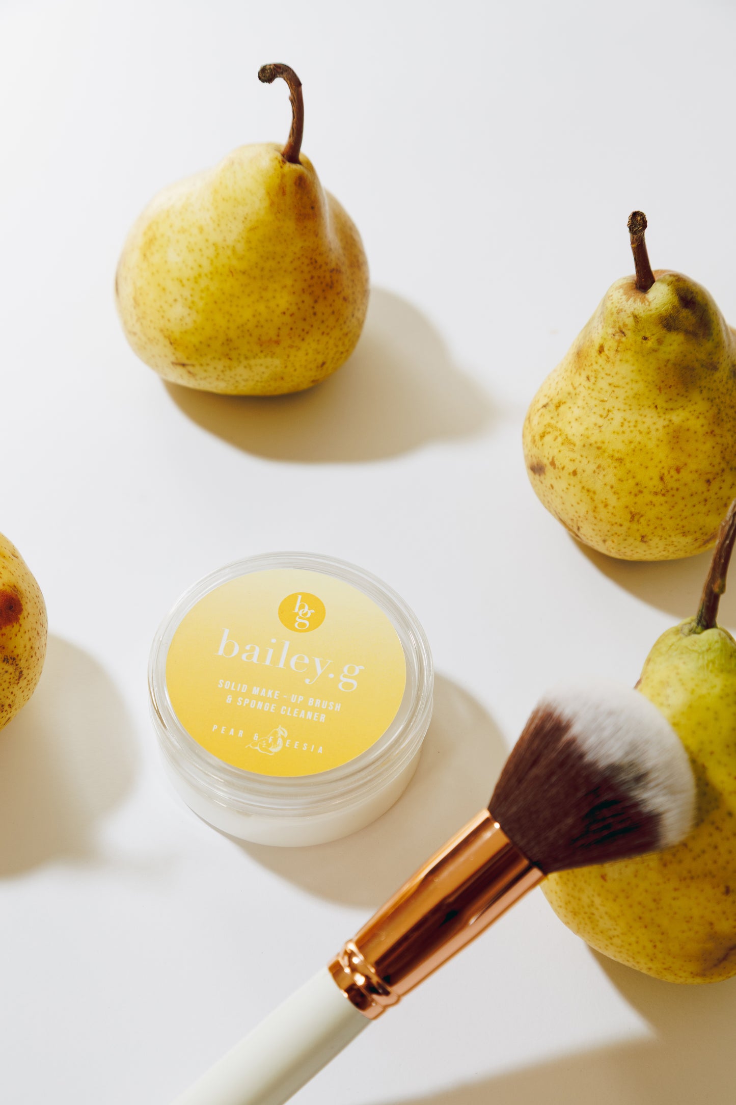 bailey.g solid make-up brush cleaner: Pear & Freesia