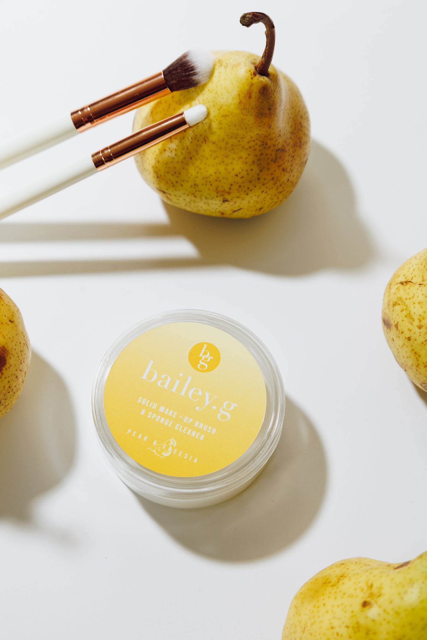 bailey.g solid make-up brush cleaner: Pear & Freesia