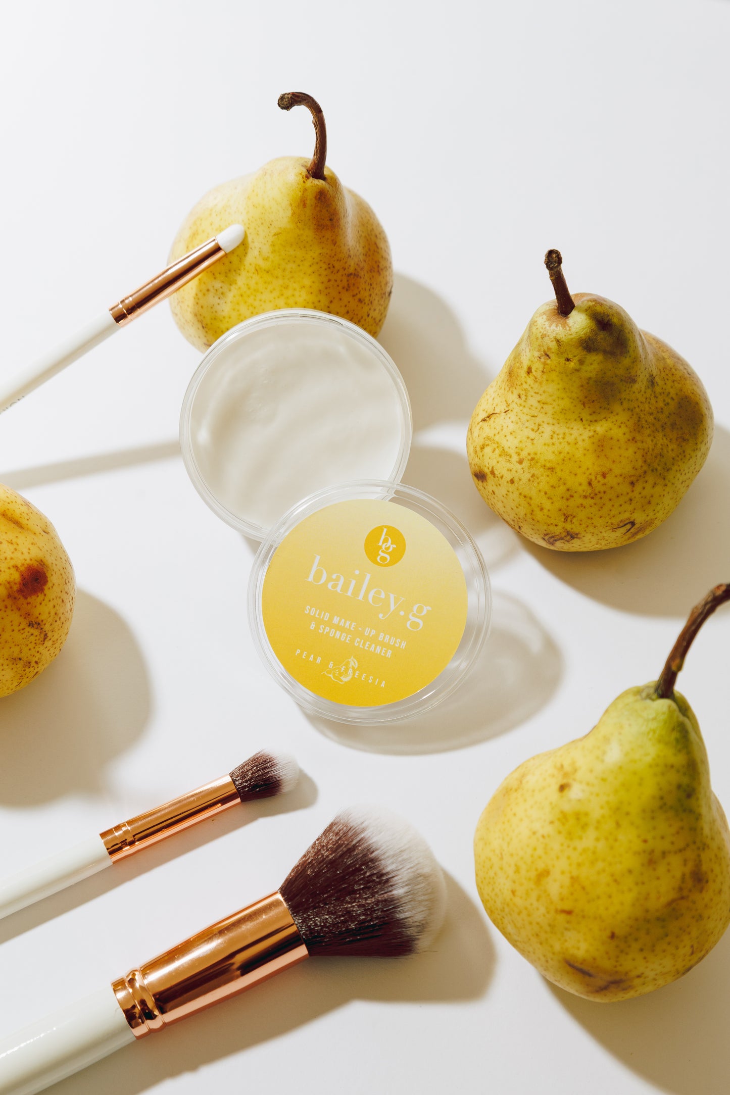 bailey.g solid make-up brush cleaner: Pear & Freesia