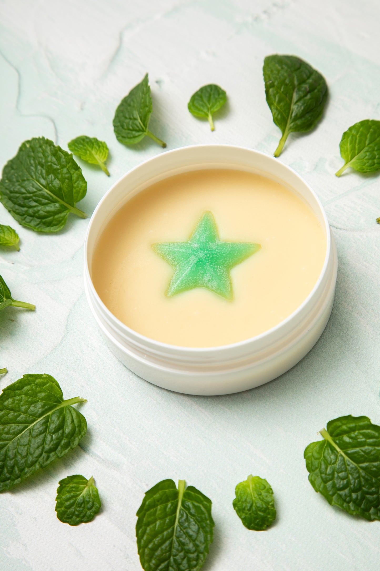 Solid Make-Up Brush Cleaner: Magic Mint