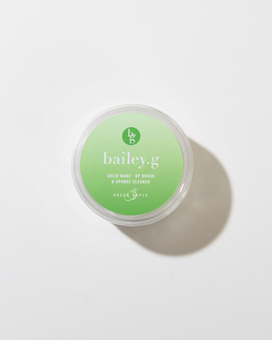 bailey.g solid make-up brush cleaner: Green Apple