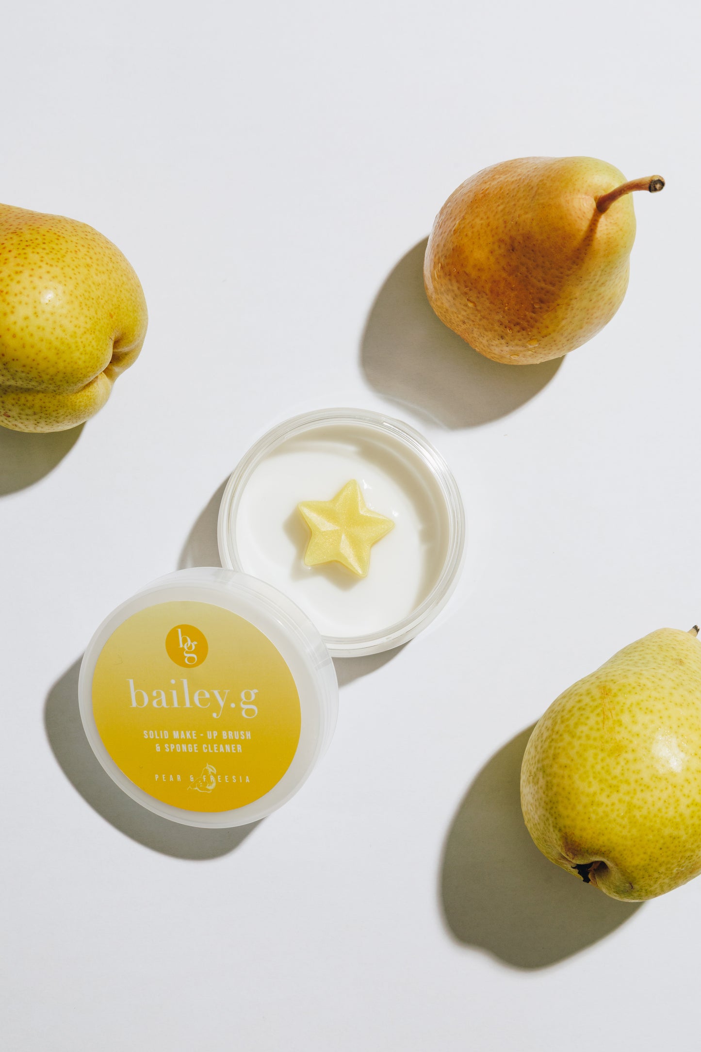 bailey.g solid make-up brush cleaner: Pear & Freesia